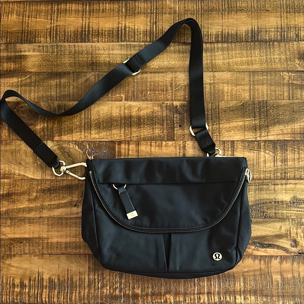 Lululemon All Night Festival Bag 5L black/gold